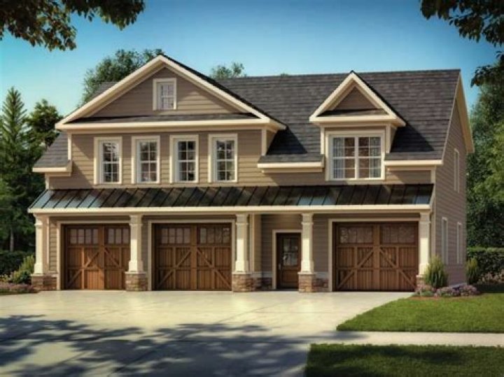 3 car garage with apartment